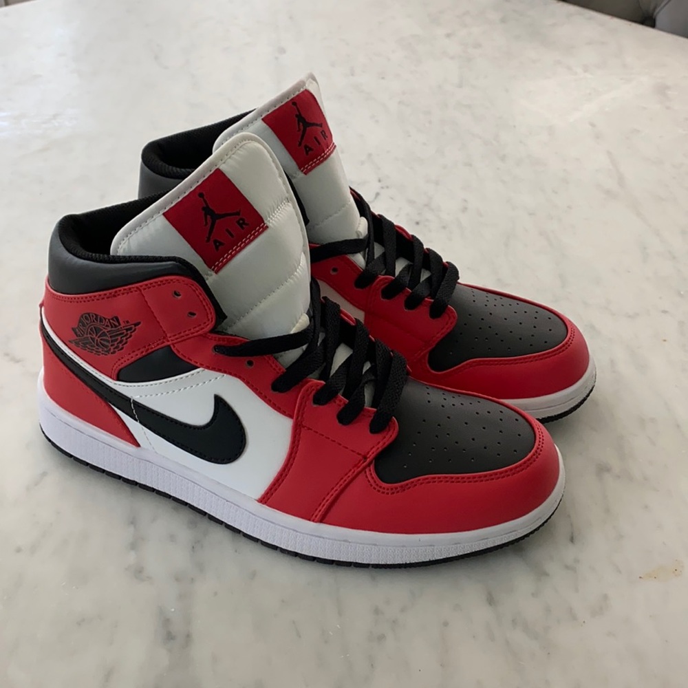 Nike Air Jordan 1 Mid